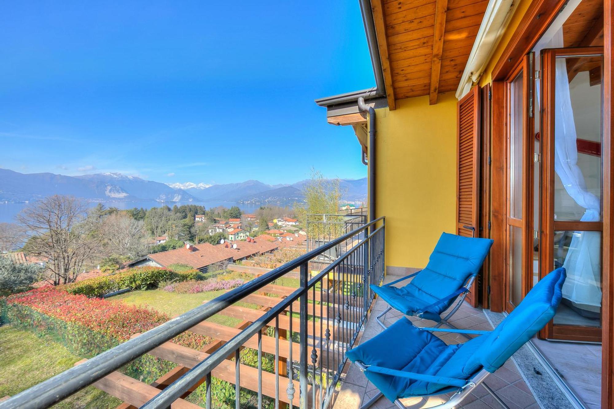 La Brezza Del Lago Maggiore With View - Happy Rentals Laveno-Mombello Exterior photo